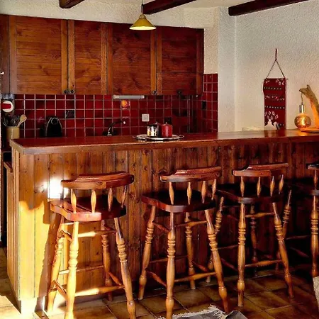 Charming Vintage Flat Near Slopes Ovronnaz