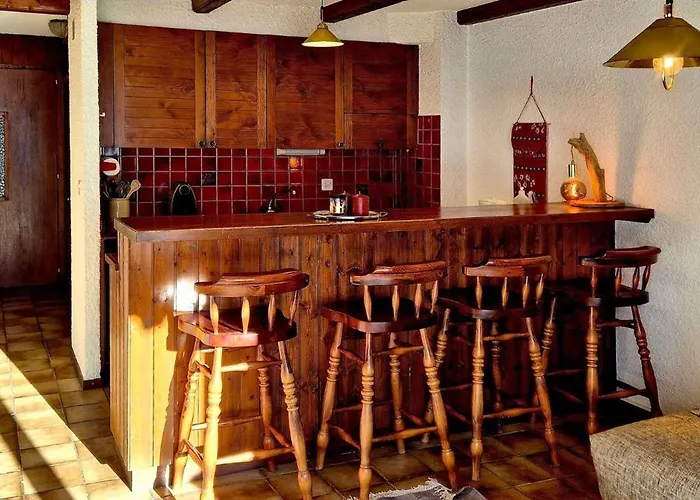 Charming Vintage Flat Near Slopes Ovronnaz