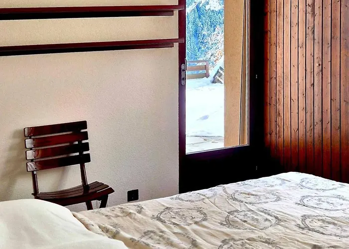 Charming Vintage Flat Near Slopes Διαμέρισμα